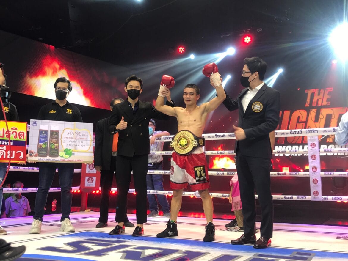 “จอมโว” ชนะน็อค “ก้องฟ้า” ยก 6 ป้องกันแชมป์ WBA Asia สุดหรู