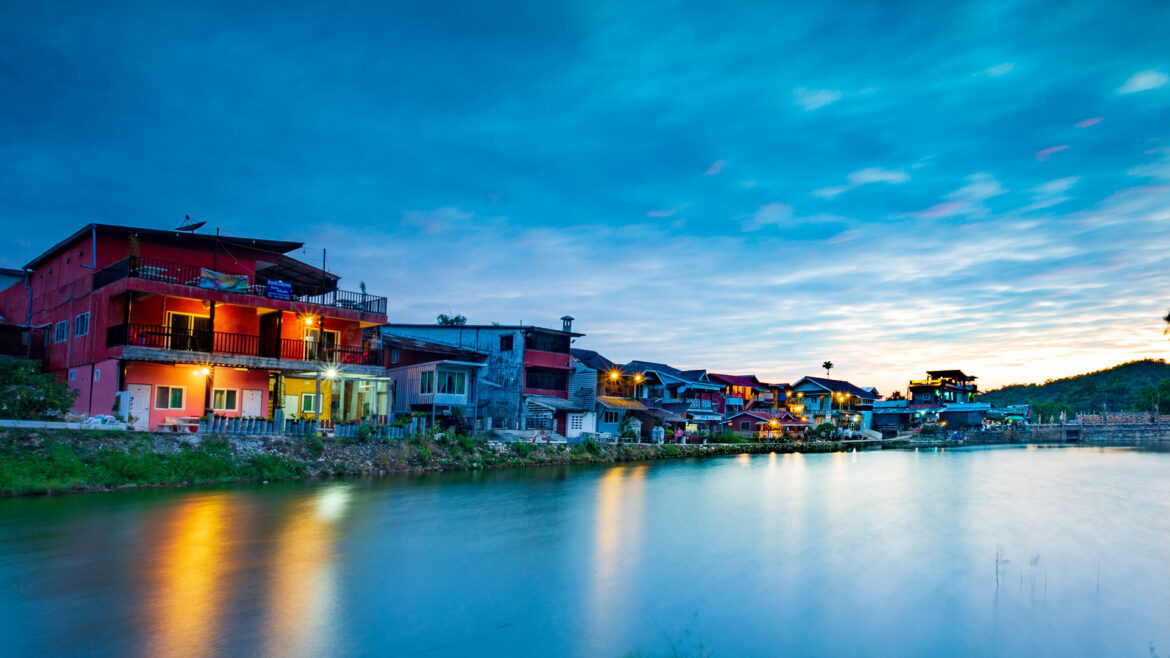 8 จุดเช็คอิน “บ้านอีต่อง” หมู่บ้านกลางสายหมอก จังหวัดกาญจนบุรี