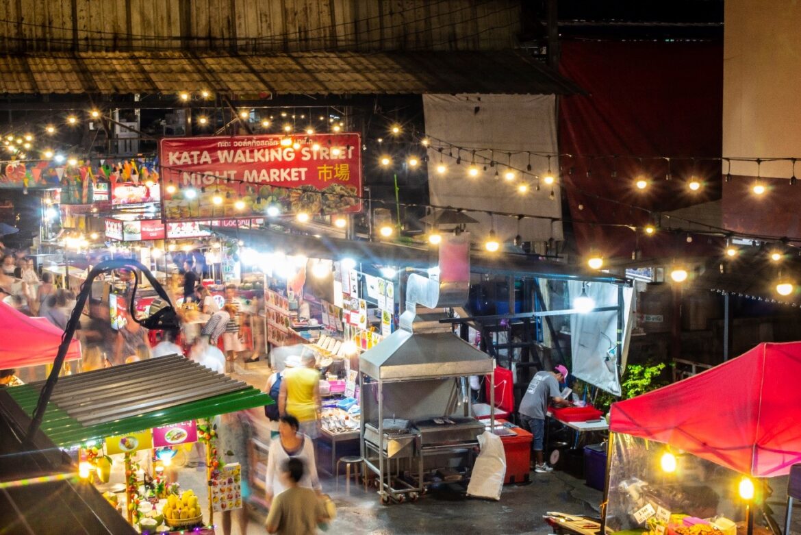 ตลาด Kata Night Market